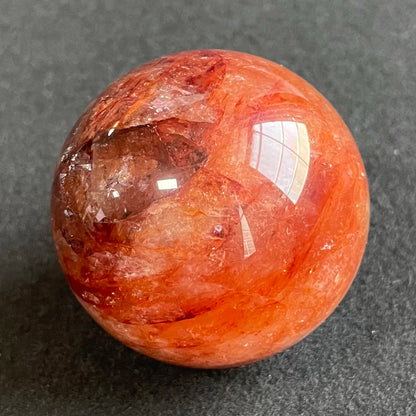 178g Natural Stone Red Clear Quartz Crystal Ball Rainbow Sphere Polished Rock Reiki Healing Z315